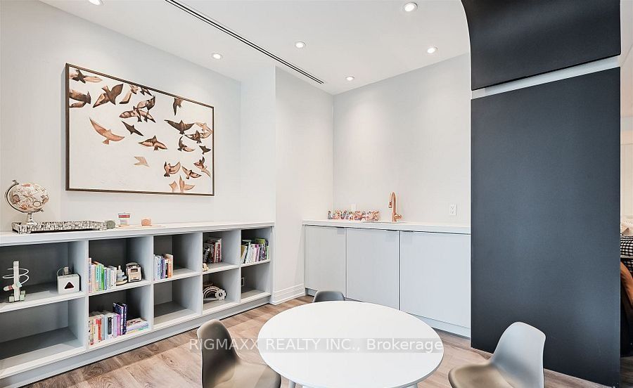 556 Marlee Avenue W 521, Toronto, ON M6B 0B1 13