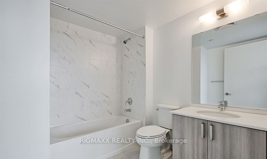 556 Marlee Avenue W 521, Toronto, ON M6B 0B1 6