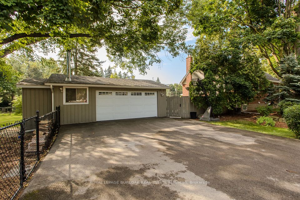 911 Lasalle Park Road, Burlington, ON L7T 1M6 6