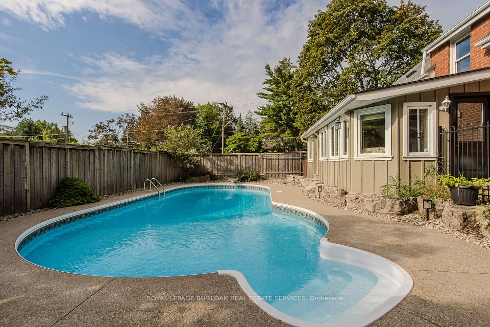 911 Lasalle Park Road, Burlington, ON L7T 1M6 12