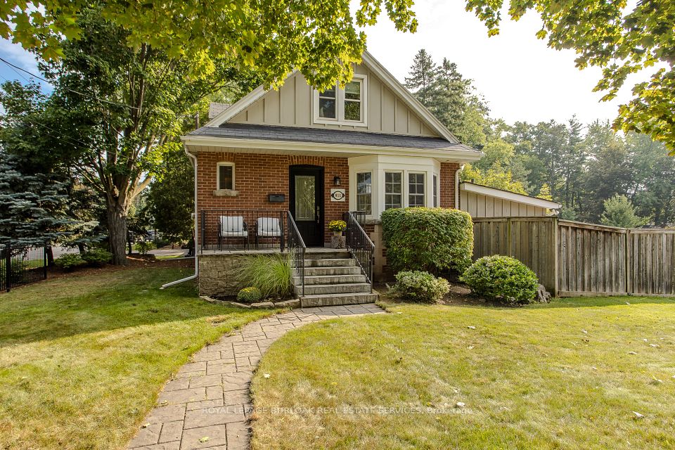 911 Lasalle Park Road, Burlington, ON L7T 1M6 2