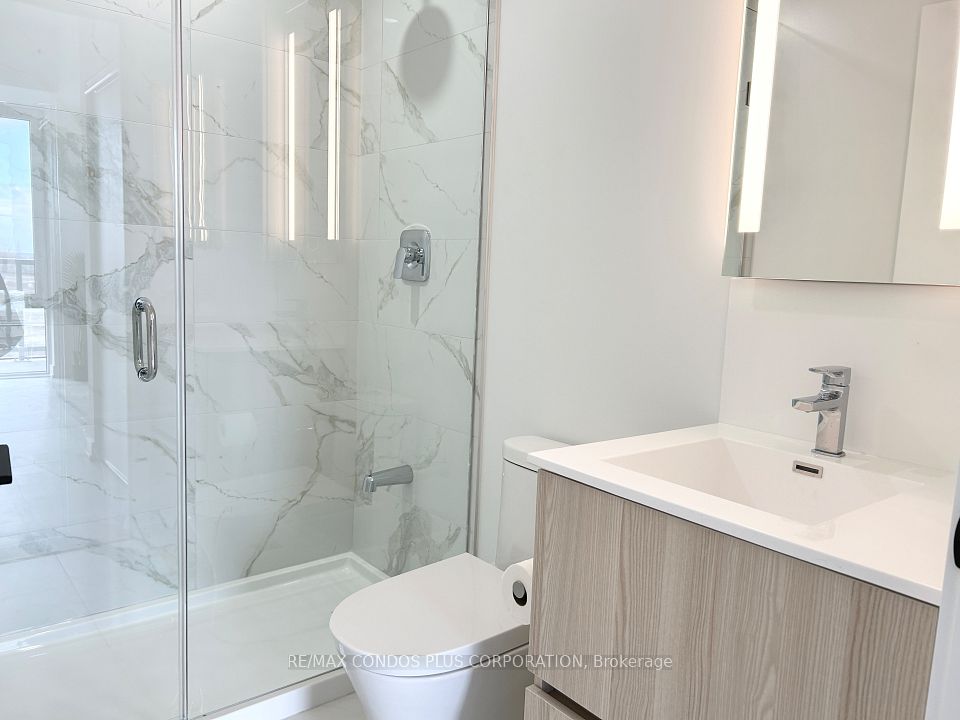 220 Missinnihe Way 320, Mississauga, ON L5H 0A9 9