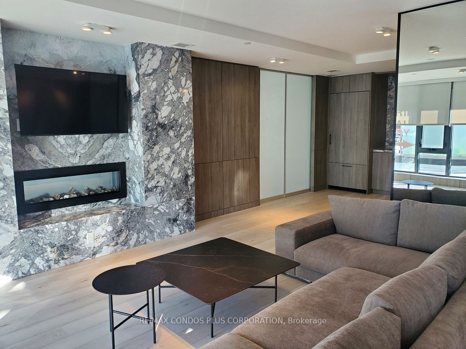 220 Missinnihe Way 320, Mississauga, ON L5H 0A9 14