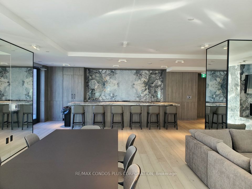220 Missinnihe Way 320, Mississauga, ON L5H 0A9 15