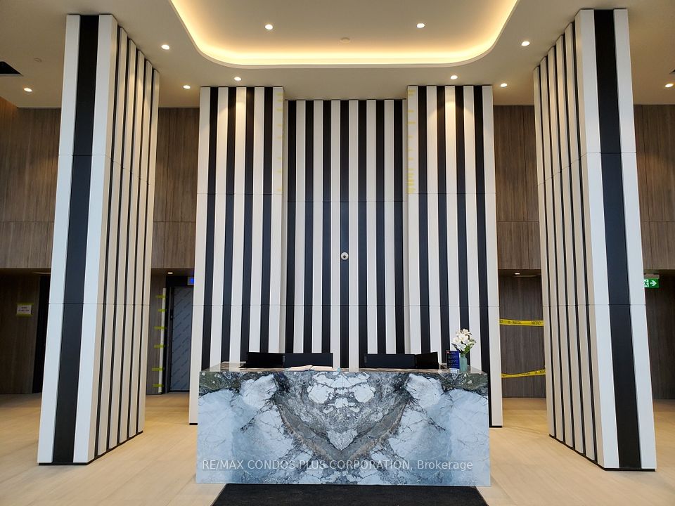 220 Missinnihe Way 320, Mississauga, ON L5H 0A9 12