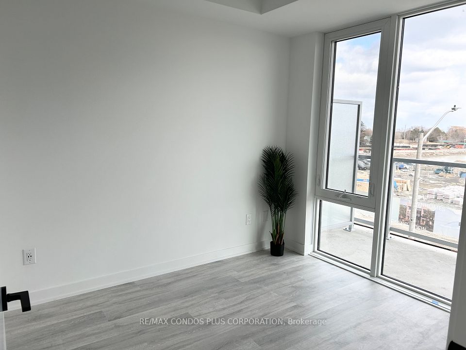 220 Missinnihe Way 320, Mississauga, ON L5H 0A9 7