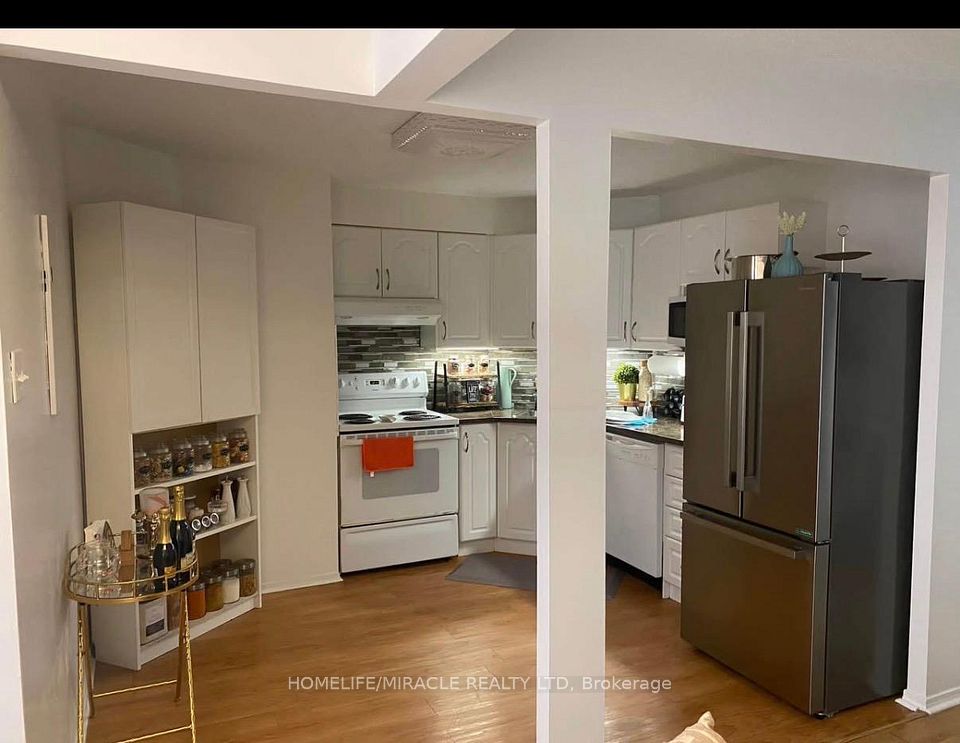 41 Markbrook Lane 216, Toronto, ON M9V 5E6 2
