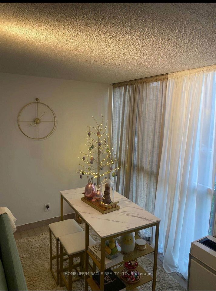 41 Markbrook Lane 216, Toronto, ON M9V 5E6 9