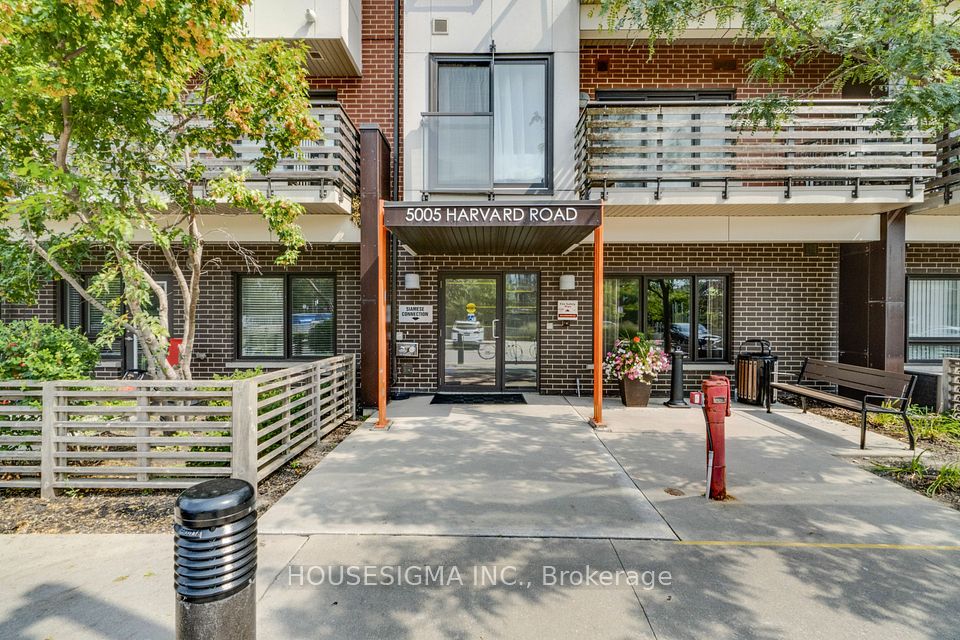 5005 Harvard Road 401, Mississauga, ON L5M 0W5 2