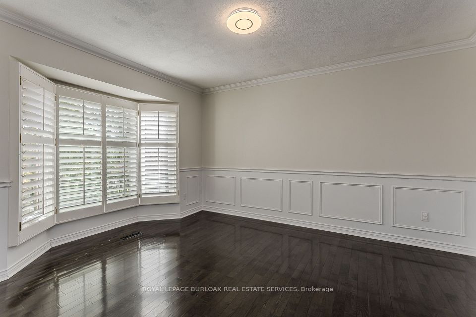 1327 Hazelton Boulevard, Burlington, ON L7P 4V1 8