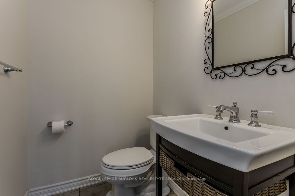 1327 Hazelton Boulevard, Burlington, ON L7P 4V1 16