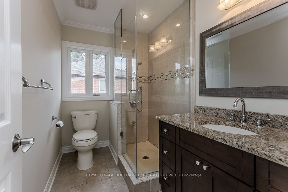 1327 Hazelton Boulevard, Burlington, ON L7P 4V1 25