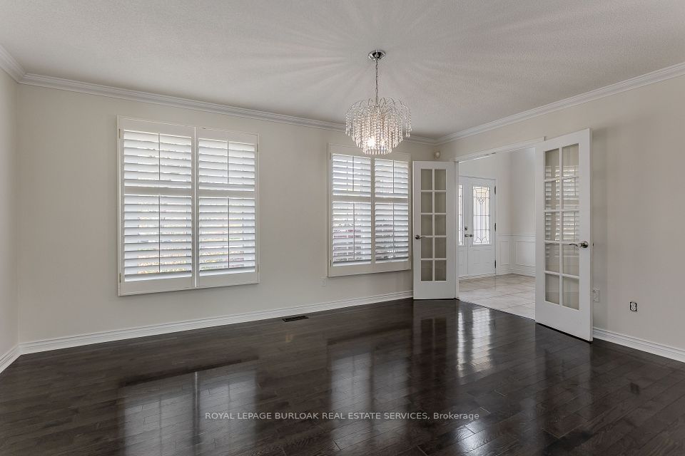 1327 Hazelton Boulevard, Burlington, ON L7P 4V1 6