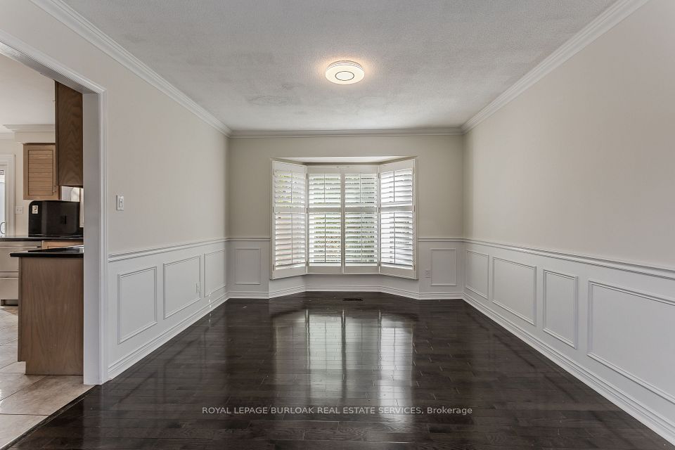 1327 Hazelton Boulevard, Burlington, ON L7P 4V1 9