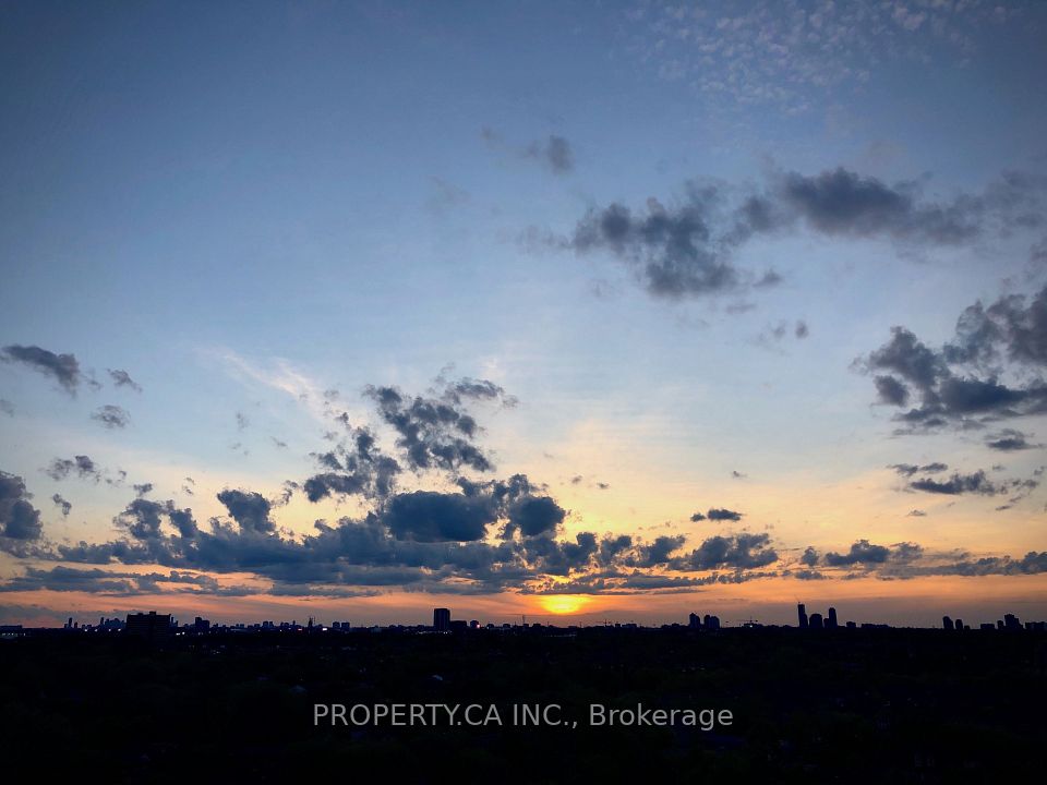 2269 Lake Shore Boulevard W 1701, Toronto, ON M8V 3X6 3
