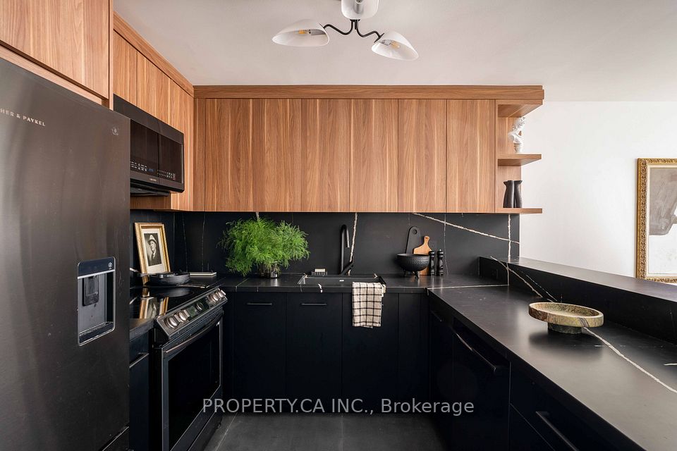 2269 Lake Shore Boulevard W 1701, Toronto, ON M8V 3X6 7