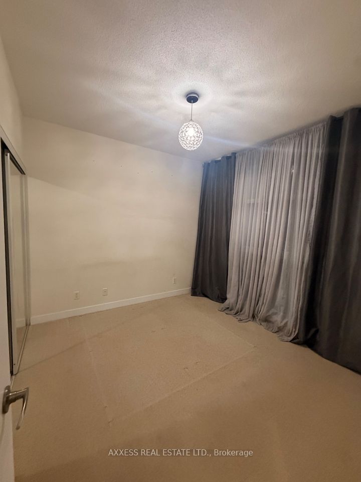 4070 Confederation Parkway 211, Mississauga, ON L5B 0E9 7