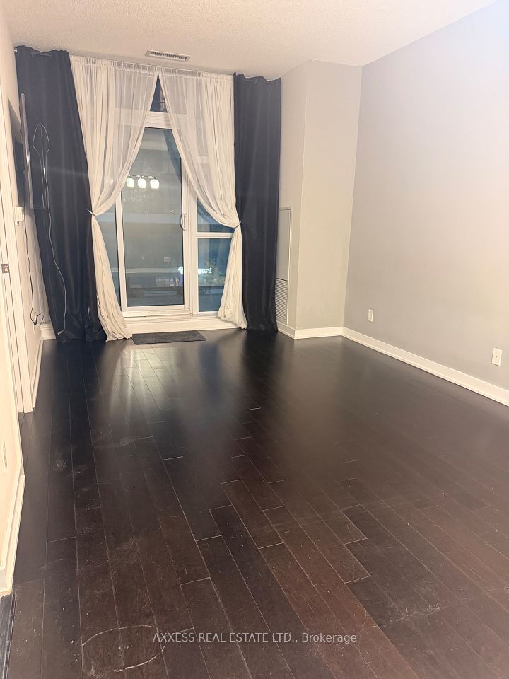 4070 Confederation Parkway 211, Mississauga, ON L5B 0E9 2
