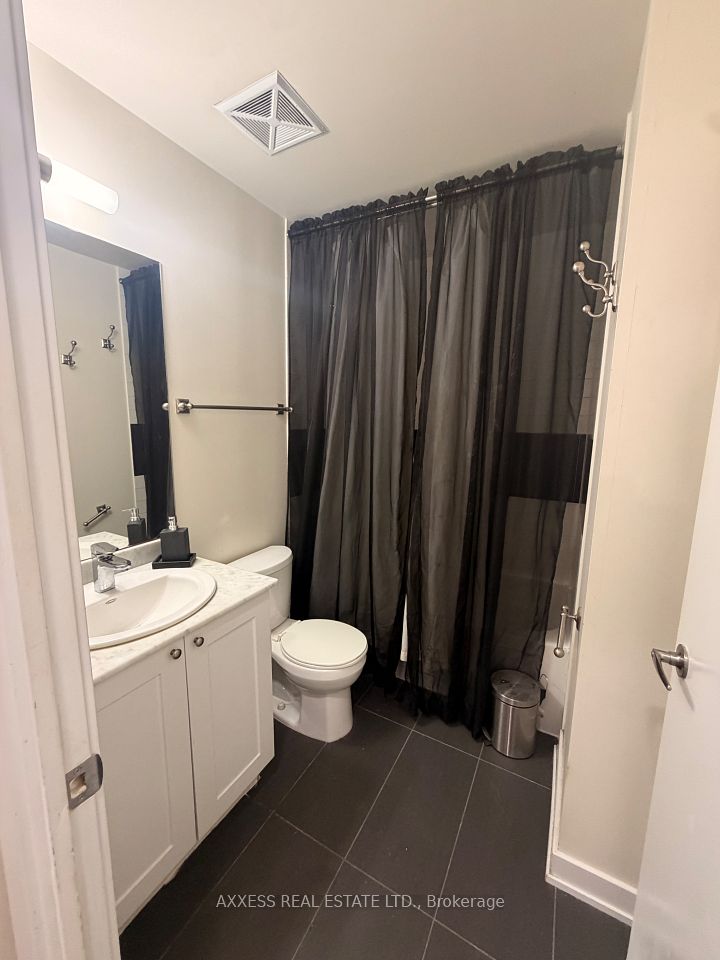 4070 Confederation Parkway 211, Mississauga, ON L5B 0E9 8