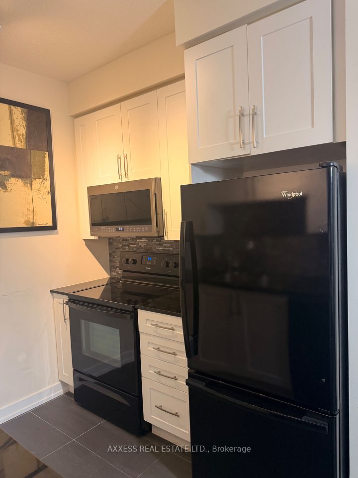 4070 Confederation Parkway 211, Mississauga, ON L5B 0E9 5