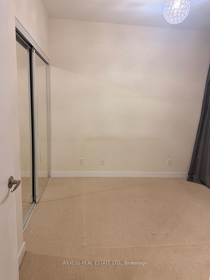 4070 Confederation Parkway 211, Mississauga, ON L5B 0E9 6