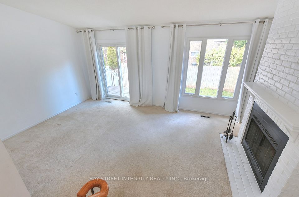 976 Raintree Lane, Mississauga, ON L5H 3Y6 15