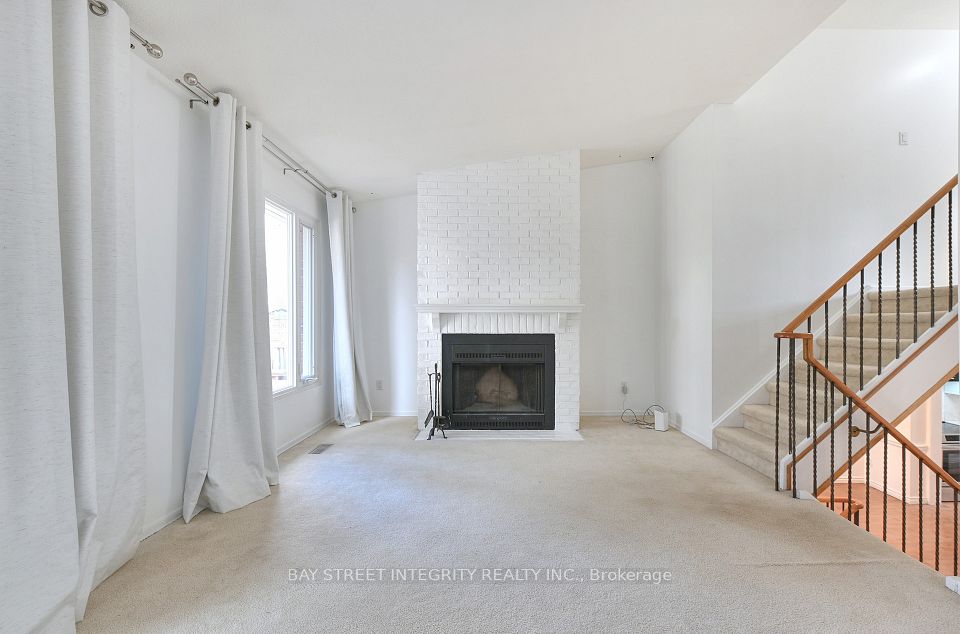 976 Raintree Lane, Mississauga, ON L5H 3Y6 13