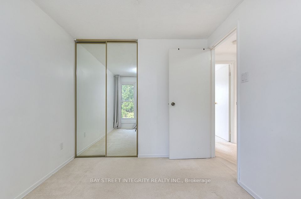 976 Raintree Lane, Mississauga, ON L5H 3Y6 19