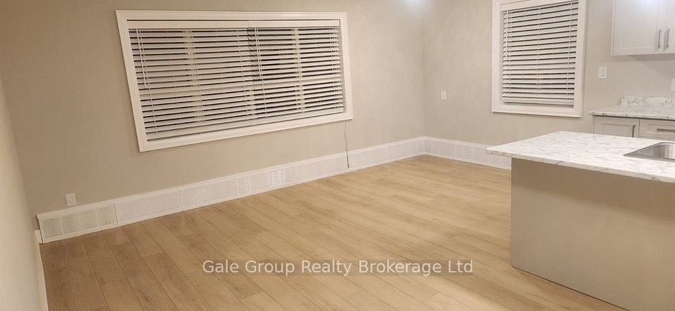 25 Paisley Boulevard E Unit-2, Mississauga, ON L5A 1P3 5