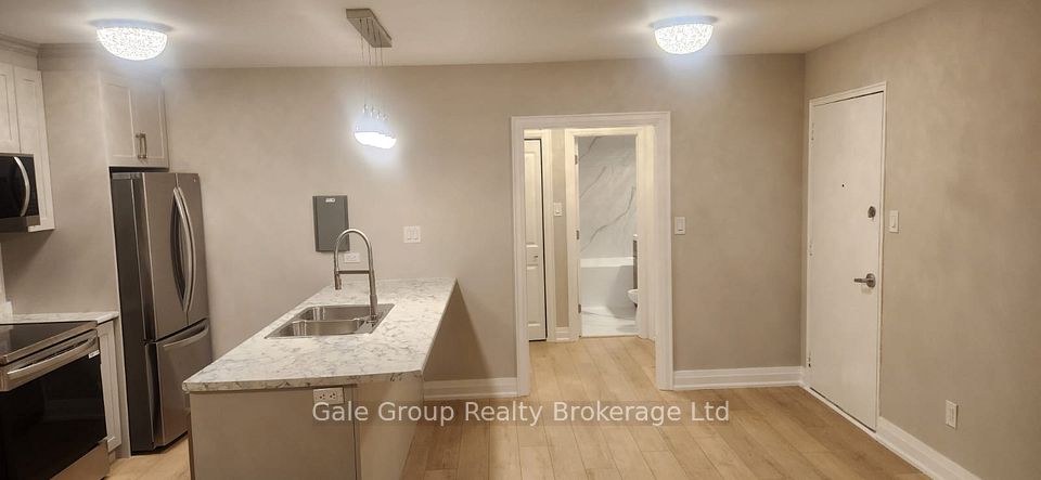 25 Paisley Boulevard E Unit-2, Mississauga, ON L5A 1P3 3