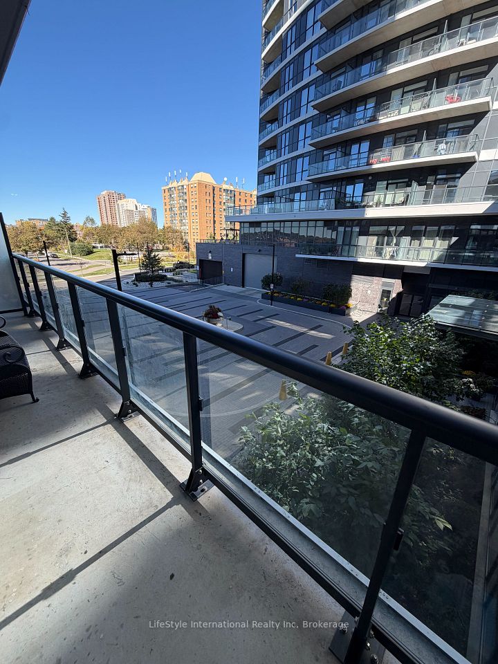 65 Watergarden Drive 201, Mississauga, ON L5R 0G9 14