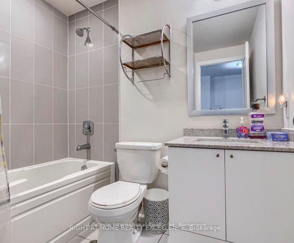 65 Watergarden Drive 201, Mississauga, ON L5R 0G9 7