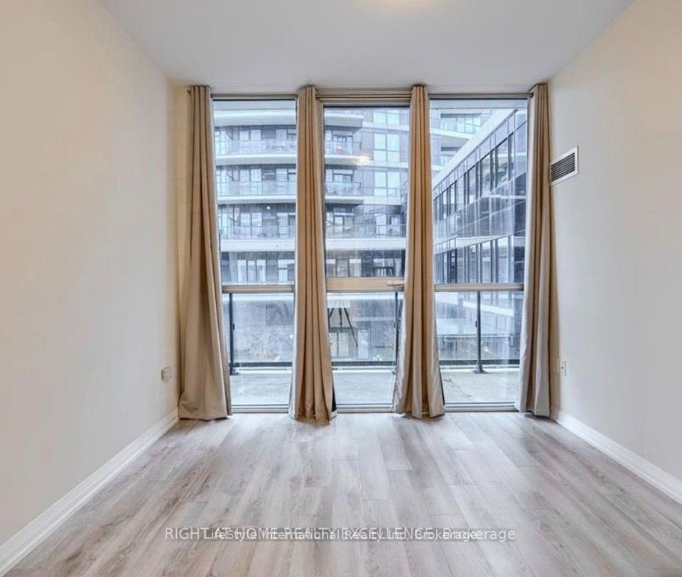 65 Watergarden Drive 201, Mississauga, ON L5R 0G9 9