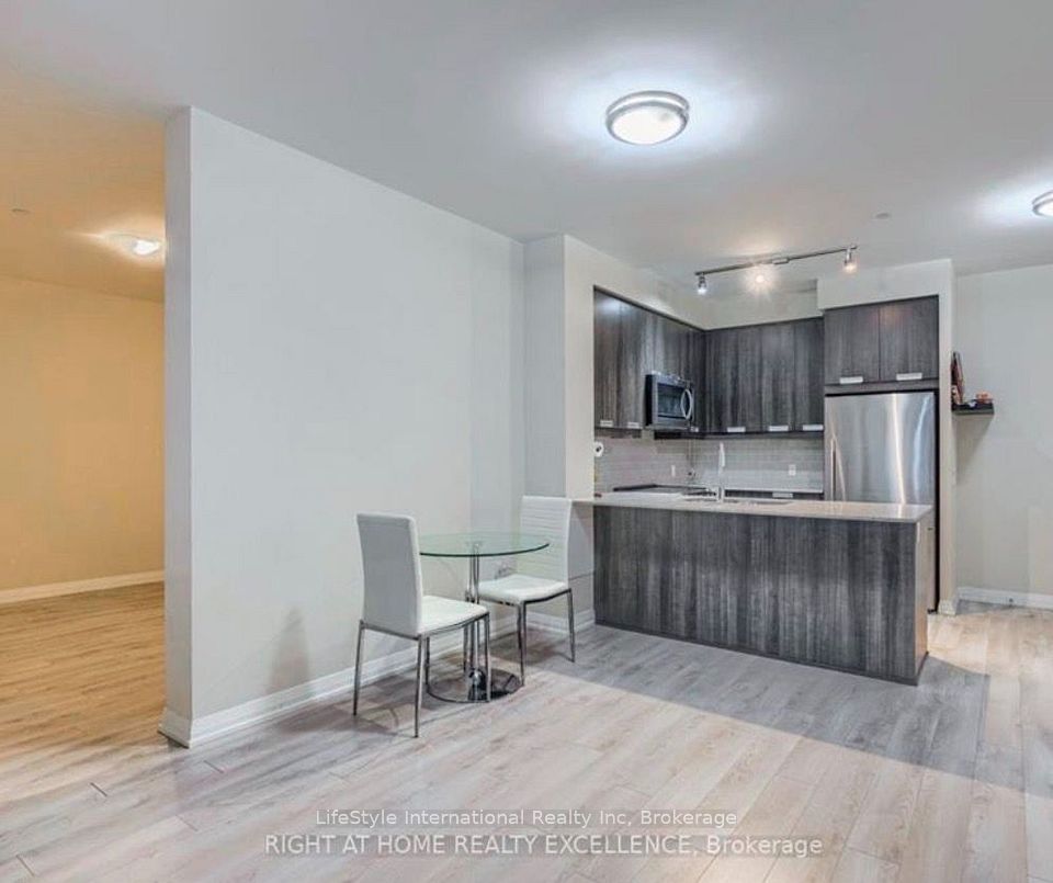 65 Watergarden Drive 201, Mississauga, ON L5R 0G9 10