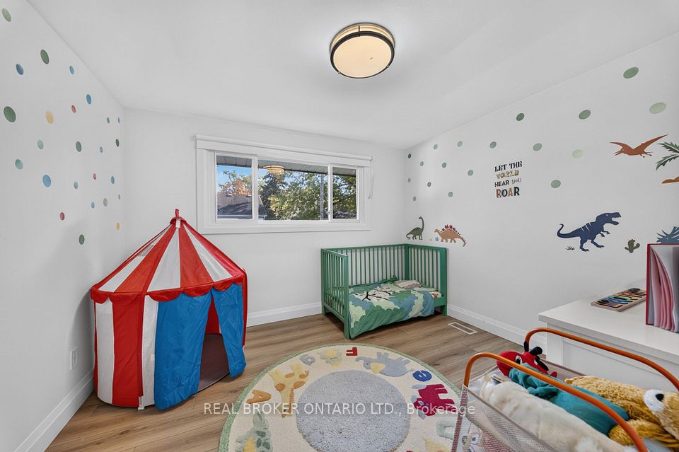 192 Waldoncroft Crescent, Burlington, ON L7L 3A5 20