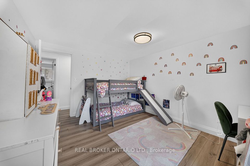 192 Waldoncroft Crescent, Burlington, ON L7L 3A5 19