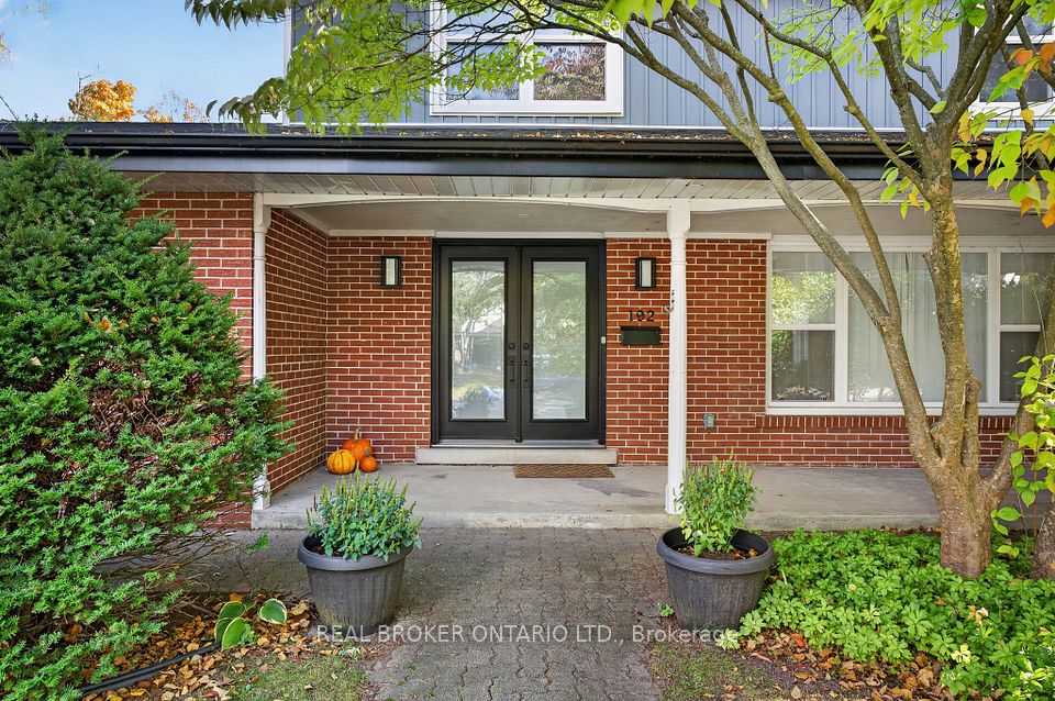 192 Waldoncroft Crescent, Burlington, ON L7L 3A5 3