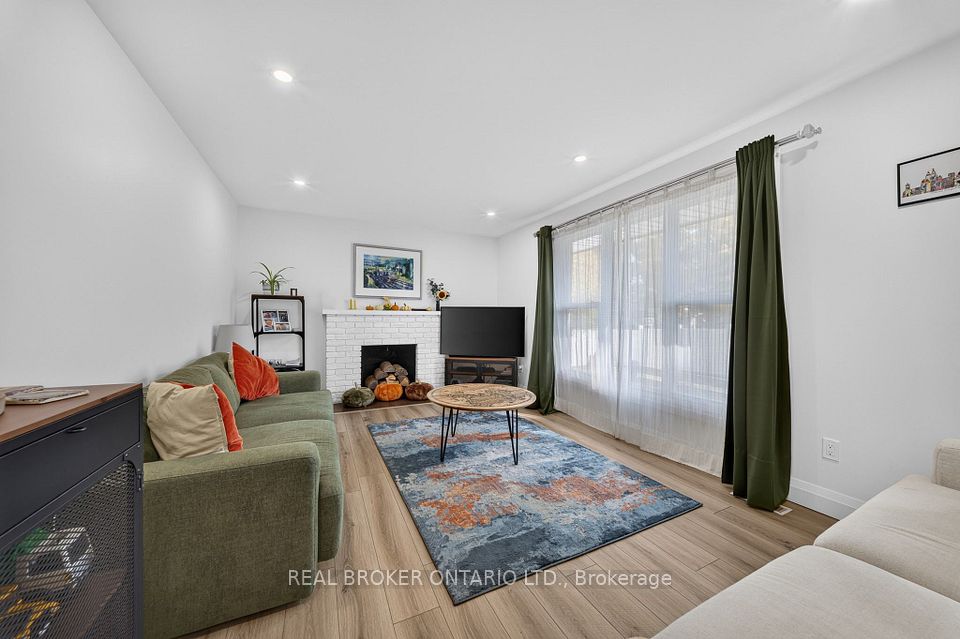192 Waldoncroft Crescent, Burlington, ON L7L 3A5 10
