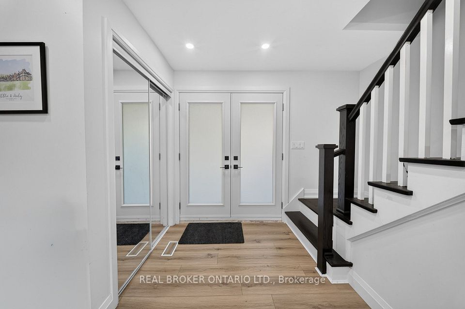 192 Waldoncroft Crescent, Burlington, ON L7L 3A5 14