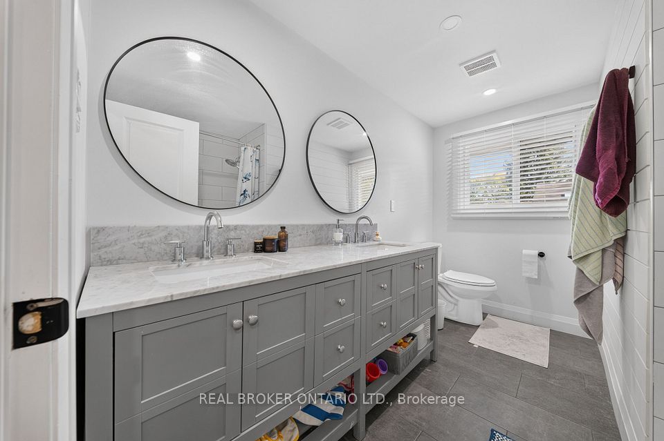 192 Waldoncroft Crescent, Burlington, ON L7L 3A5 21