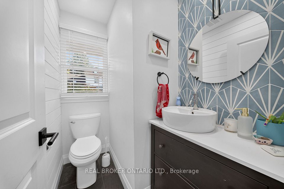192 Waldoncroft Crescent, Burlington, ON L7L 3A5 15