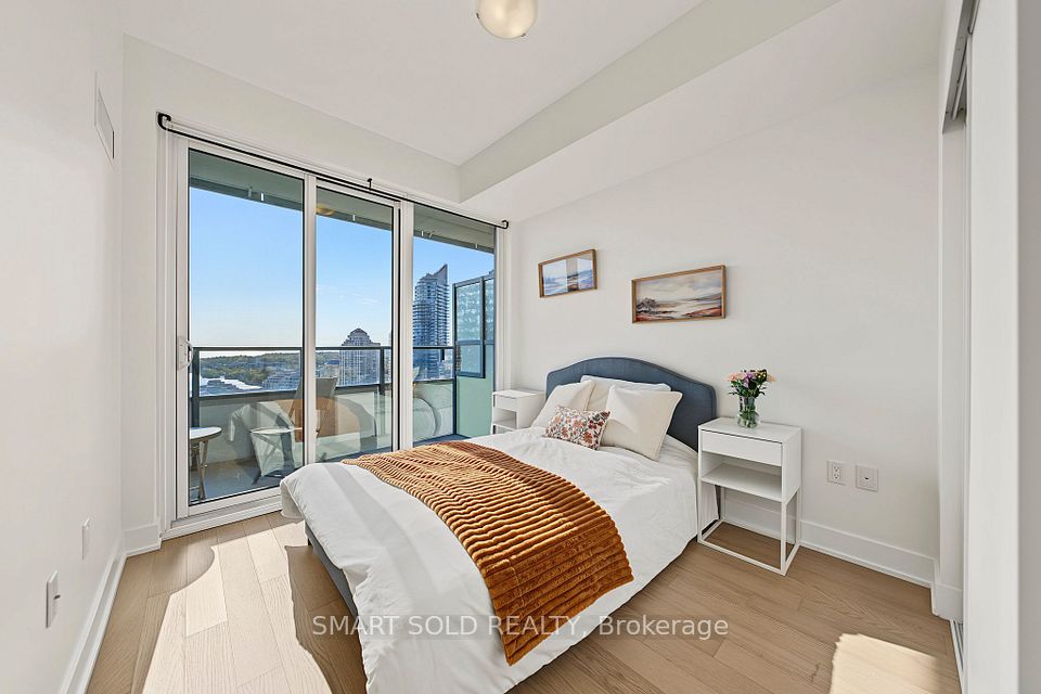 30 Shore Breeze Drive 2419, Toronto, ON M8V 1A1 18