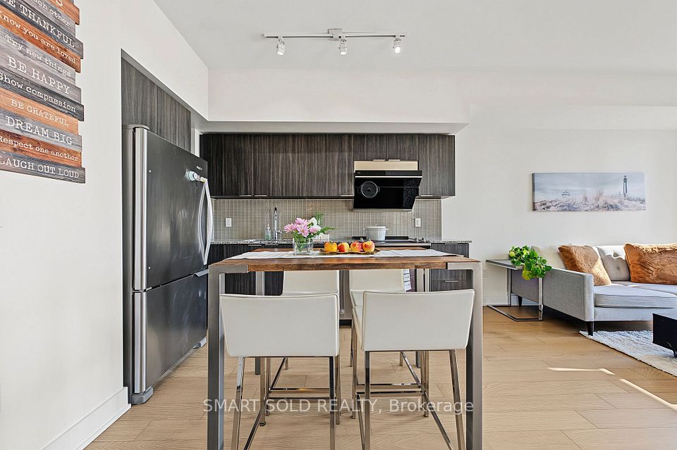 30 Shore Breeze Drive 2419, Toronto, ON M8V 1A1 10