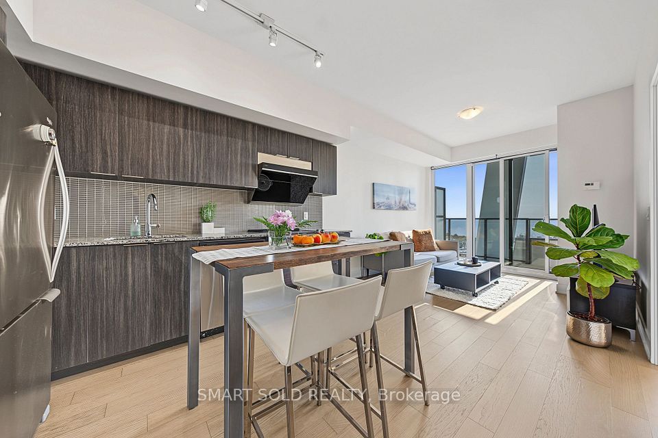 30 Shore Breeze Drive 2419, Toronto, ON M8V 1A1 12