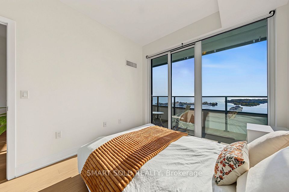 30 Shore Breeze Drive 2419, Toronto, ON M8V 1A1 23