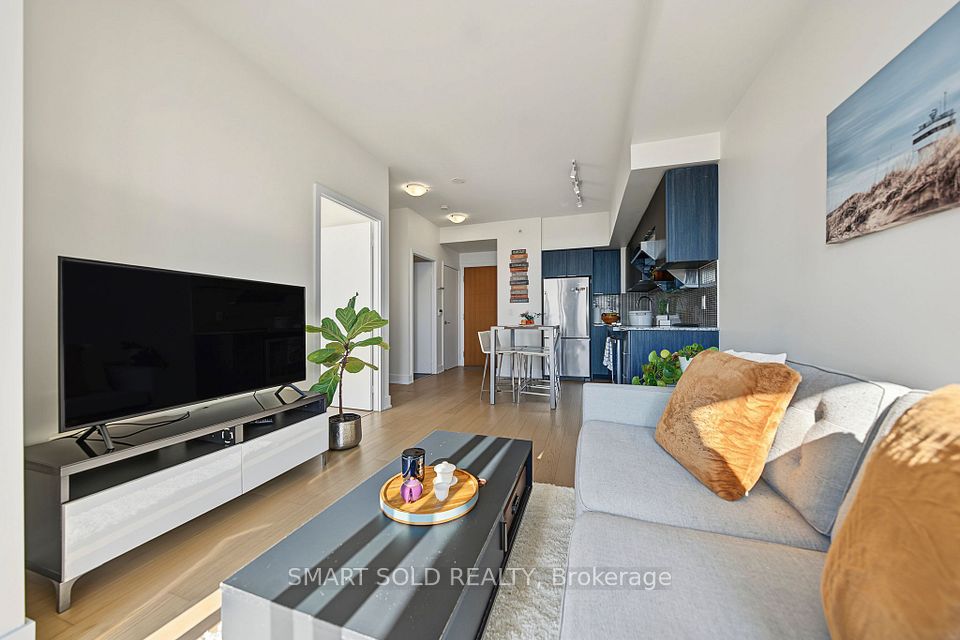 30 Shore Breeze Drive 2419, Toronto, ON M8V 1A1 2