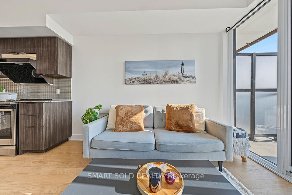 30 Shore Breeze Drive 2419, Toronto, ON M8V 1A1 8