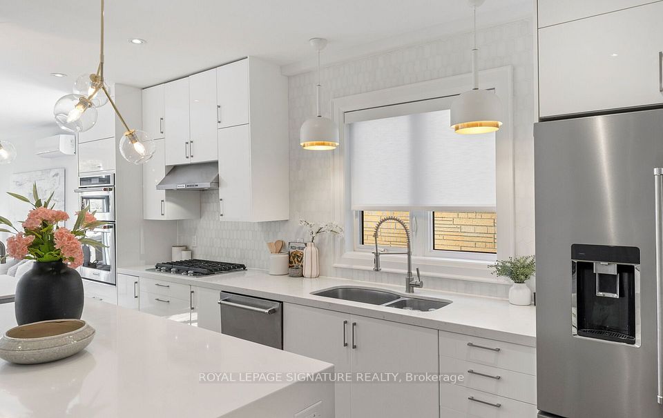 729 Gladstone Avenue, Toronto, ON M6H 3J5 21