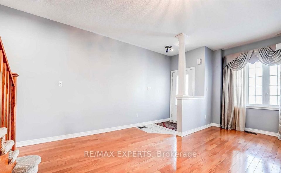 31 Vincent Street, Brampton, ON L6R 0G8 12