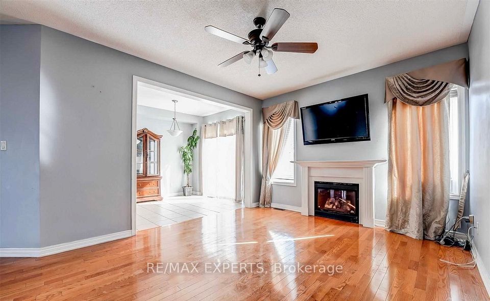 31 Vincent Street, Brampton, ON L6R 0G8 7